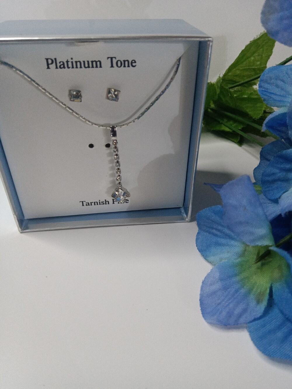 Vintage DaneCraft Platinum Tone Earring and Dangling Necklace Jewelry Set New